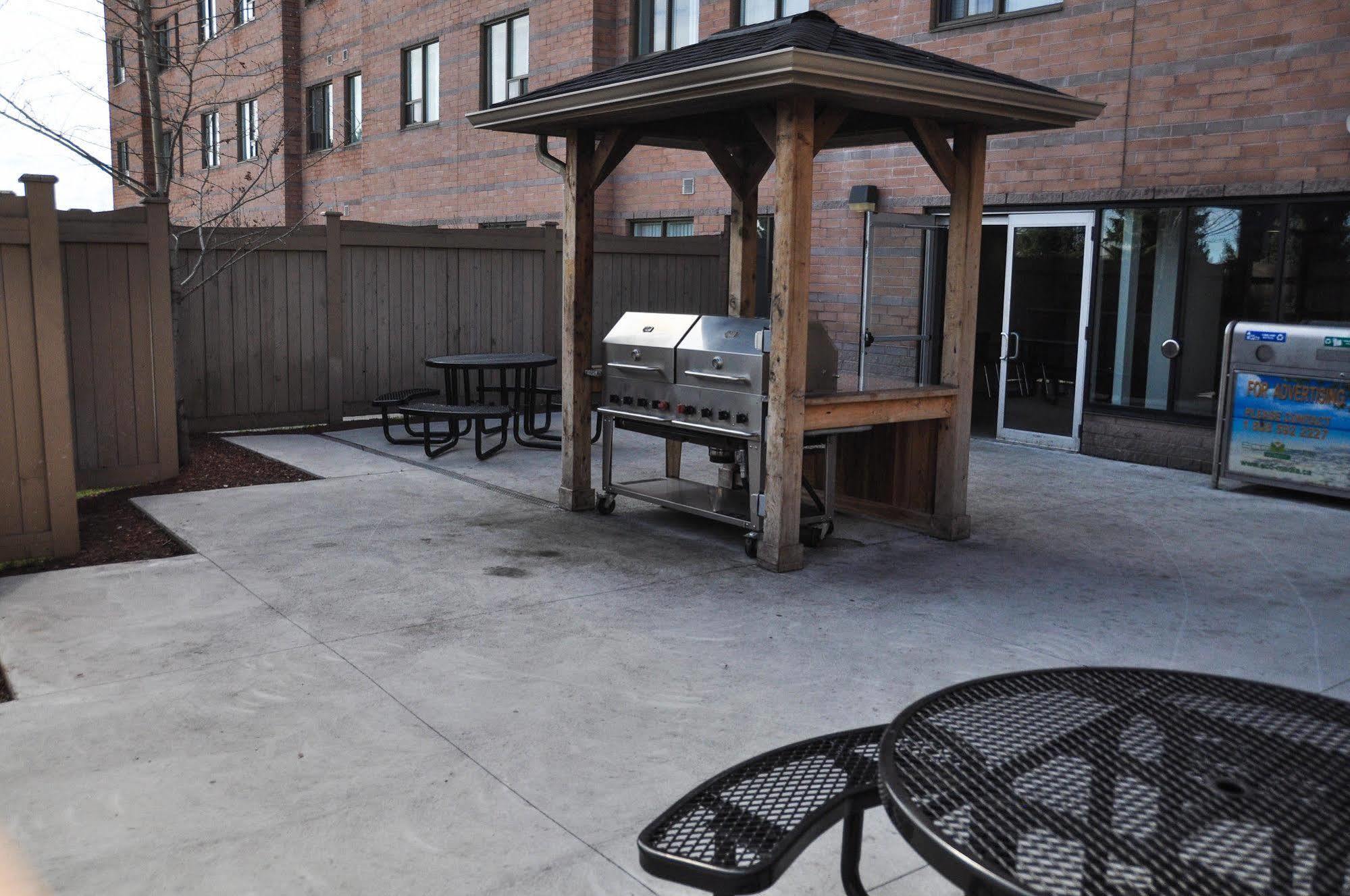 Residence & Conference Centre - Kitchener-Waterloo Exterior foto